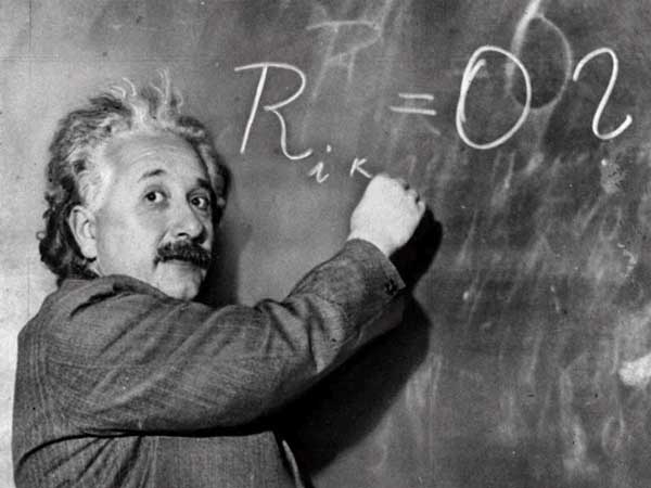 Albert Einstein plus vite que la lumière