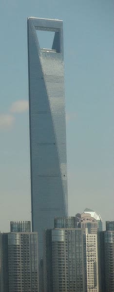 En 3ème position avec 492m de hauteur, le Shanghai World Financial Centre en Chine