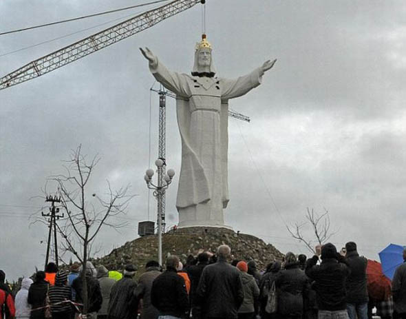 Statue géante de Jésus Christ, à Swiebodzin en Pologne