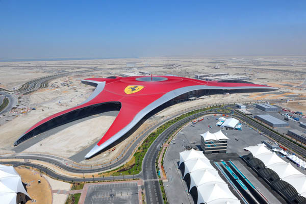 Abu Dhabi Ferrari World manege