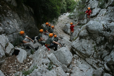 Formation à l'escalade - Credits: ESA - V. Crobu, 2010